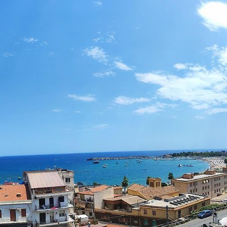 A Casa Dei Nonni Apartment Giardini Naxos Luaran gambar
