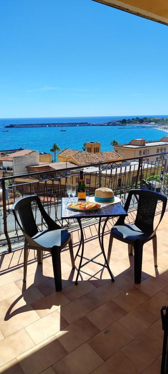 A Casa Dei Nonni Apartment Giardini Naxos Luaran gambar