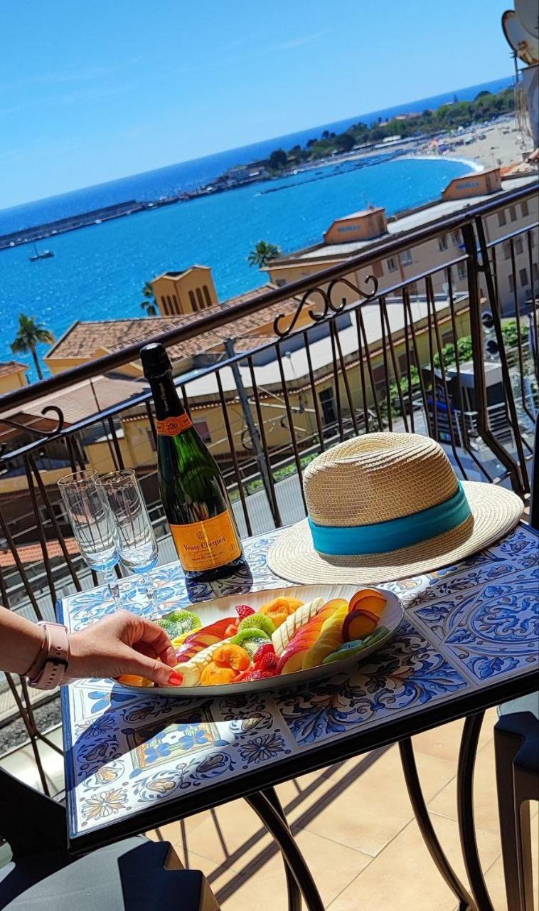 A Casa Dei Nonni Apartment Giardini Naxos Luaran gambar