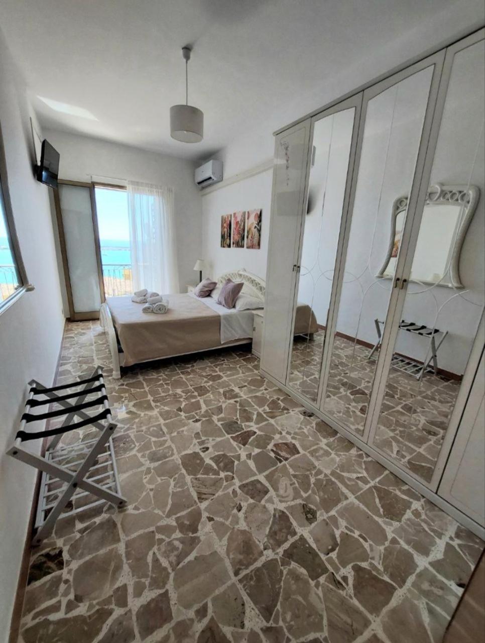 A Casa Dei Nonni Apartment Giardini Naxos Luaran gambar